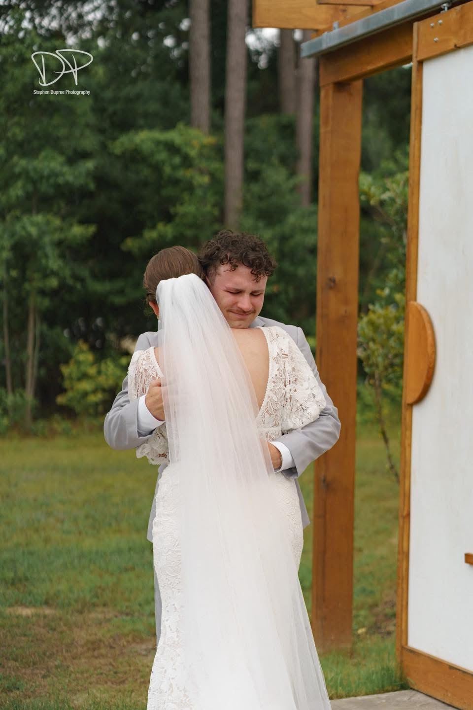 A wedding moment at Factory 633